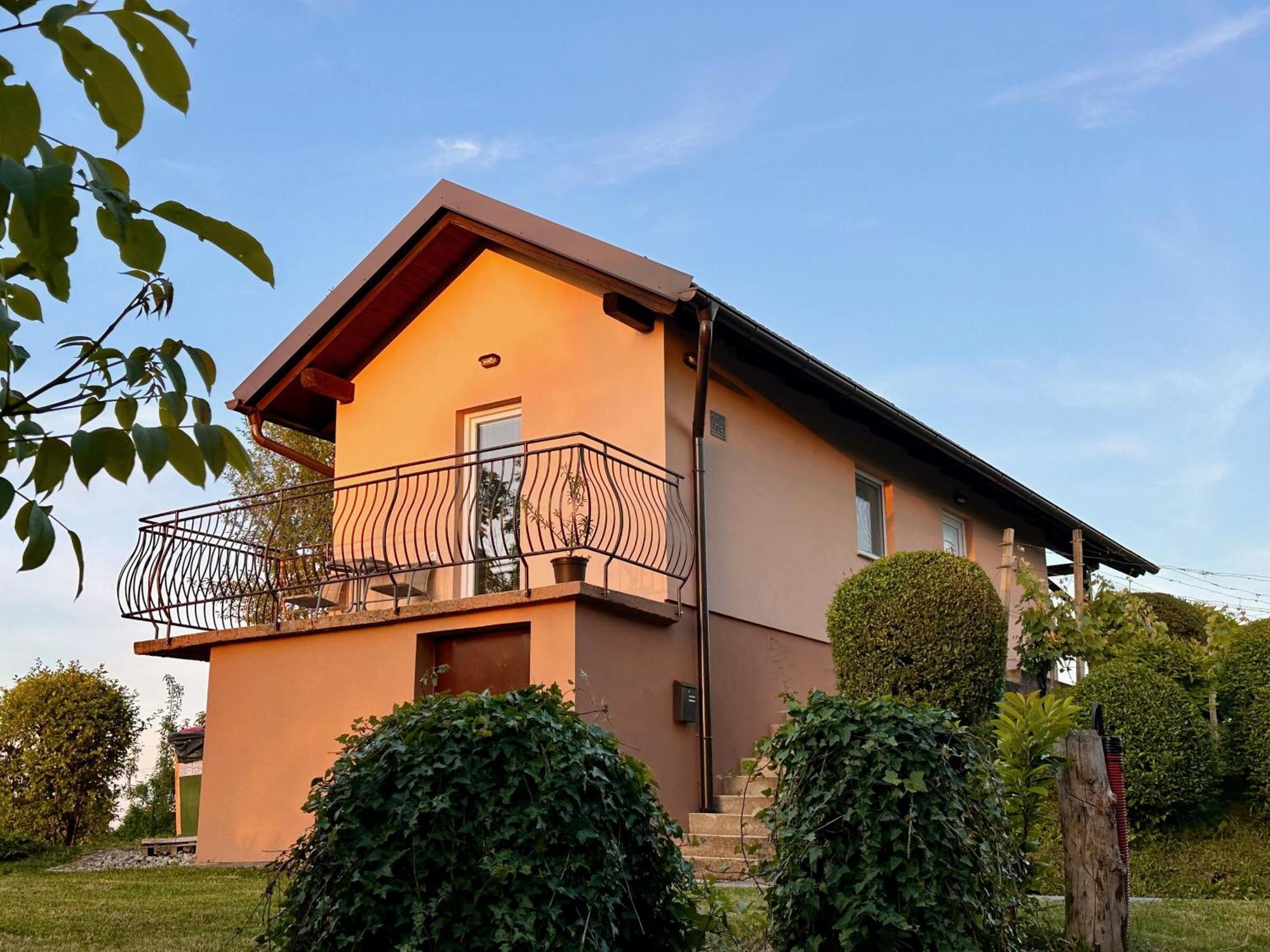 Holiday House Tomajna Podlehnik Kültér fotó
